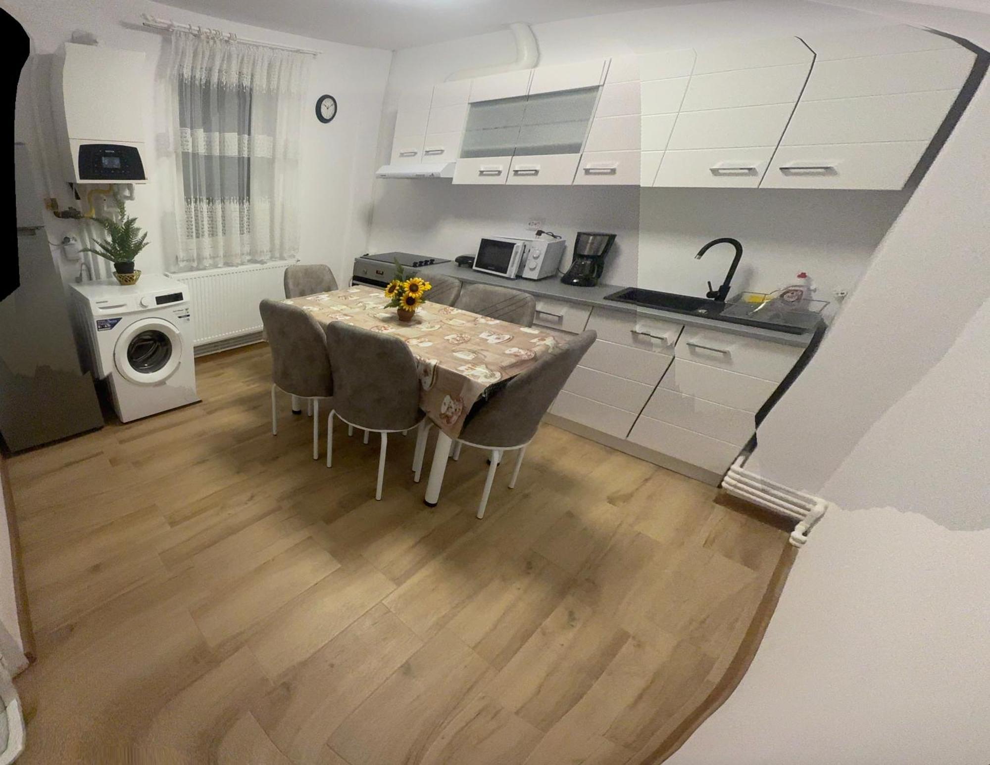 Modernul Apartament De Langa Castel Hunedoara Ngoại thất bức ảnh